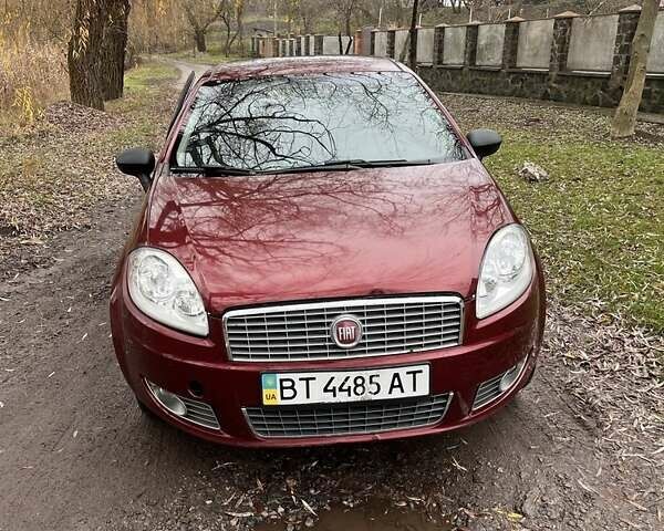 Червоний Фіат Лінеа, об'ємом двигуна 1.4 л та пробігом 156 тис. км за 4500 $, фото 1 на Automoto.ua