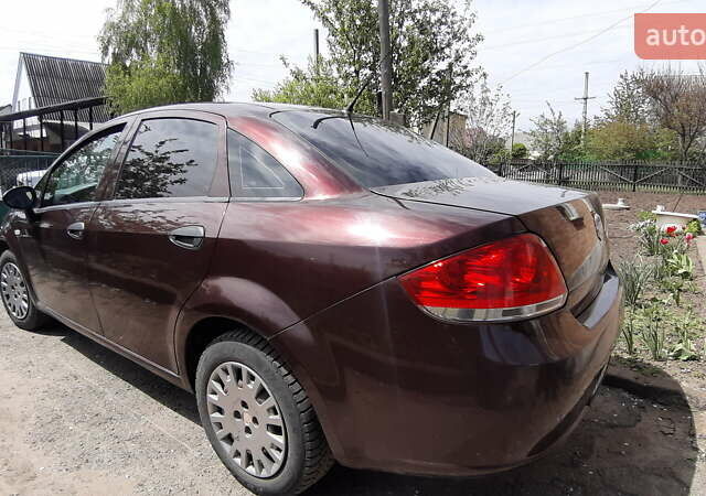 Червоний Фіат Лінеа, об'ємом двигуна 1.4 л та пробігом 155 тис. км за 5300 $, фото 1 на Automoto.ua