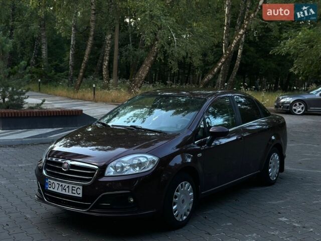 Красный Фиат Линеа, объемом двигателя 1.37 л и пробегом 231 тыс. км за 4999 $, фото 1 на Automoto.ua