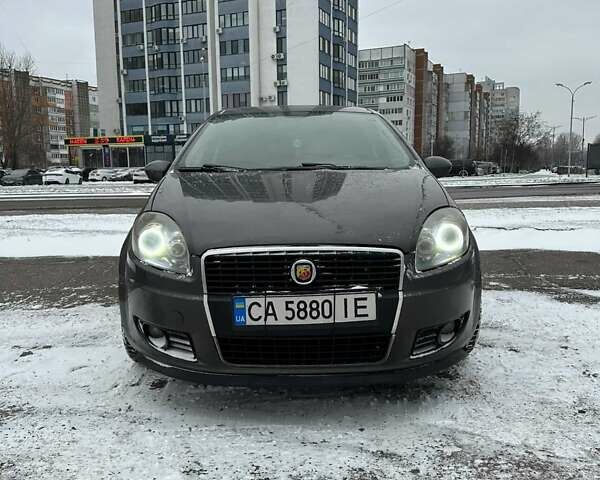 Серый Фиат Линеа, объемом двигателя 1.25 л и пробегом 305 тыс. км за 4800 $, фото 1 на Automoto.ua
