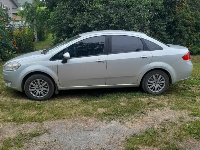 Серый Фиат Линеа, объемом двигателя 1.4 л и пробегом 200 тыс. км за 4200 $, фото 1 на Automoto.ua