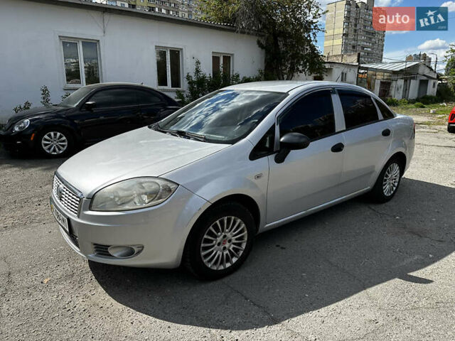 Серый Фиат Линеа, объемом двигателя 1.37 л и пробегом 262 тыс. км за 3600 $, фото 1 на Automoto.ua