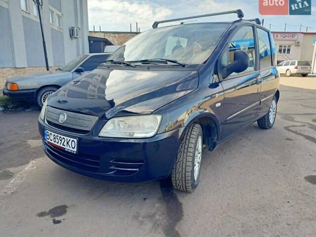 Синий Фиат Мультипла, объемом двигателя 1.6 л и пробегом 238 тыс. км за 3300 $, фото 1 на Automoto.ua