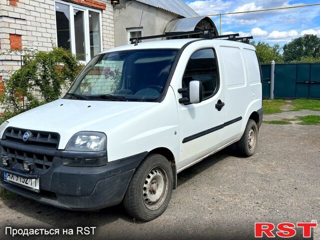 Белый Фиат Добло, объемом двигателя 1.9 л и пробегом 265 тыс. км за 3100 $, фото 1 на Automoto.ua