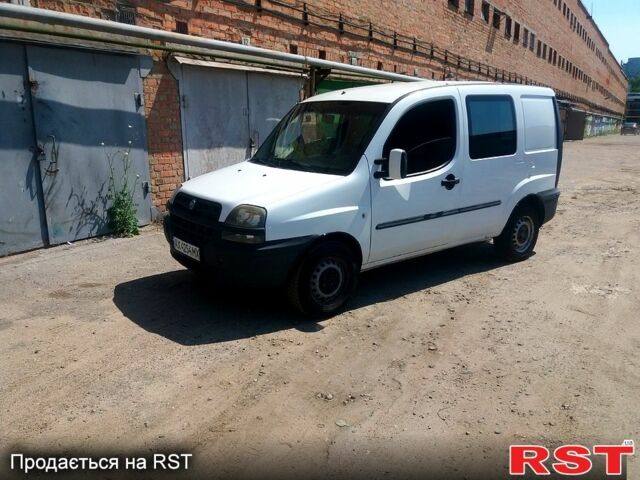 Белый Фиат Добло, объемом двигателя 1.6 л и пробегом 281 тыс. км за 2750 $, фото 1 на Automoto.ua