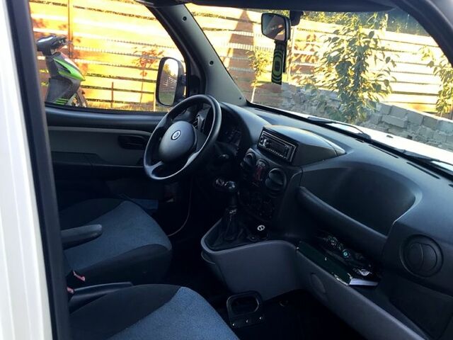 Белый Фиат Добло, объемом двигателя 1.9 л и пробегом 0 тыс. км за 4500 $, фото 1 на Automoto.ua