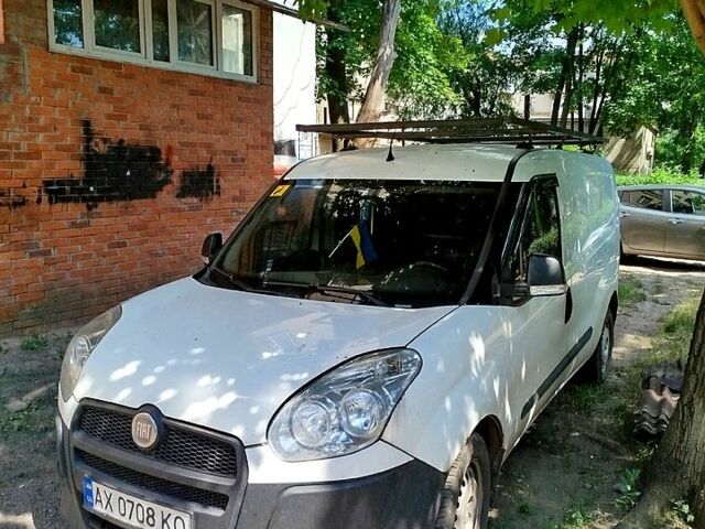 Белый Фиат Добло, объемом двигателя 1.2 л и пробегом 350 тыс. км за 3700 $, фото 1 на Automoto.ua