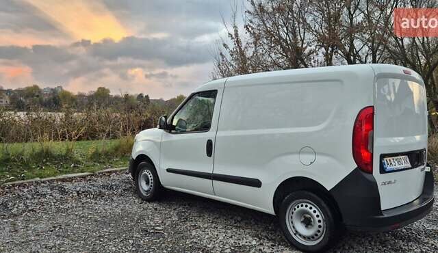 Белый Фиат Добло, объемом двигателя 1.37 л и пробегом 176 тыс. км за 6900 $, фото 1 на Automoto.ua