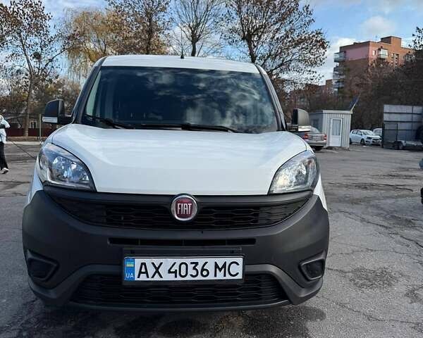 Белый Фиат Добло, объемом двигателя 1.6 л и пробегом 85 тыс. км за 14200 $, фото 1 на Automoto.ua