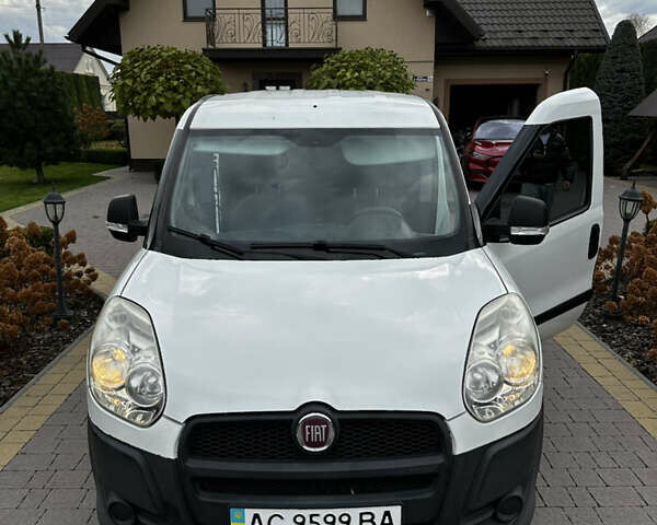 Белый Фиат Добло, объемом двигателя 1.25 л и пробегом 172 тыс. км за 6800 $, фото 1 на Automoto.ua