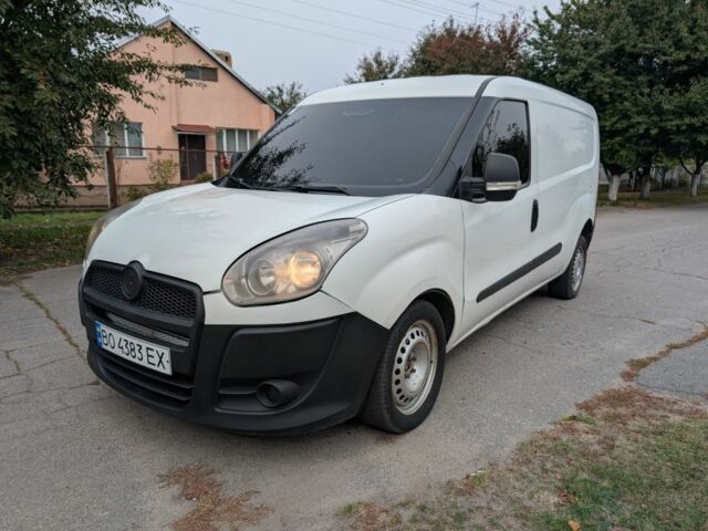 Белый Фиат Добло, объемом двигателя 1.2 л и пробегом 150 тыс. км за 3500 $, фото 1 на Automoto.ua