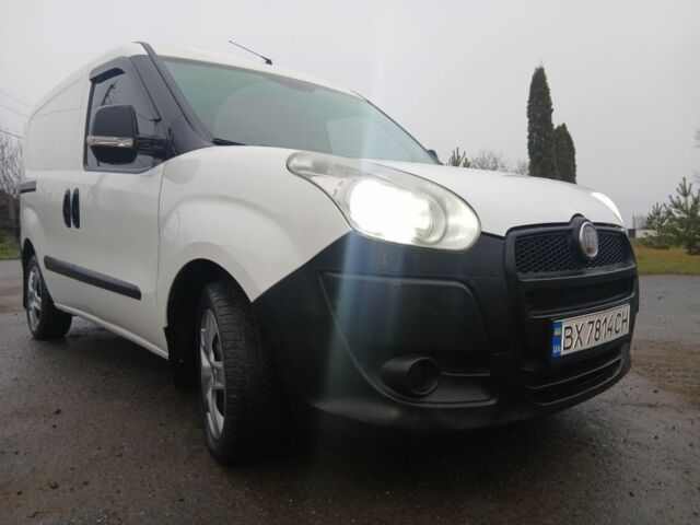 Белый Фиат Добло, объемом двигателя 1.2 л и пробегом 285 тыс. км за 3999 $, фото 1 на Automoto.ua