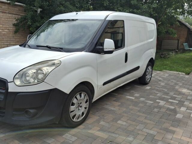 Белый Фиат Добло, объемом двигателя 1.6 л и пробегом 302 тыс. км за 6300 $, фото 1 на Automoto.ua