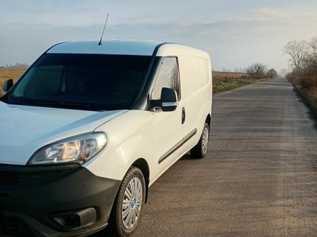 Белый Фиат Добло, объемом двигателя 1 л и пробегом 350 тыс. км за 4800 $, фото 1 на Automoto.ua