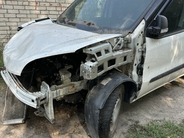 Білий Фіат Добло, об'ємом двигуна 0 л та пробігом 230 тис. км за 2000 $, фото 1 на Automoto.ua