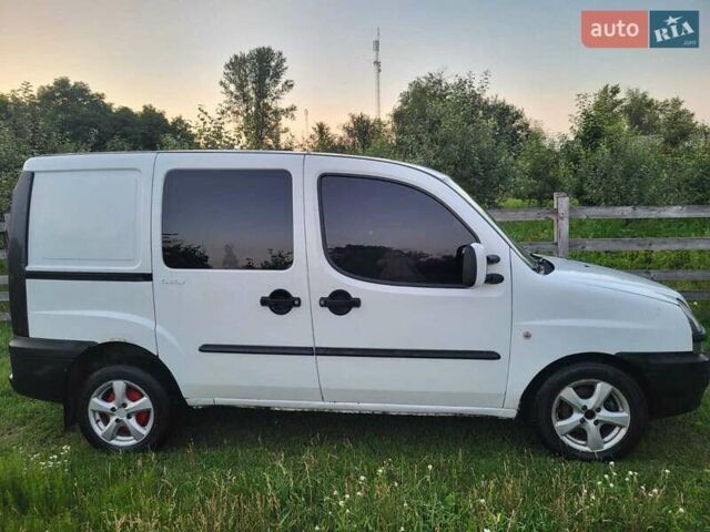 Белый Фиат Добло, объемом двигателя 1.9 л и пробегом 286 тыс. км за 3200 $, фото 1 на Automoto.ua