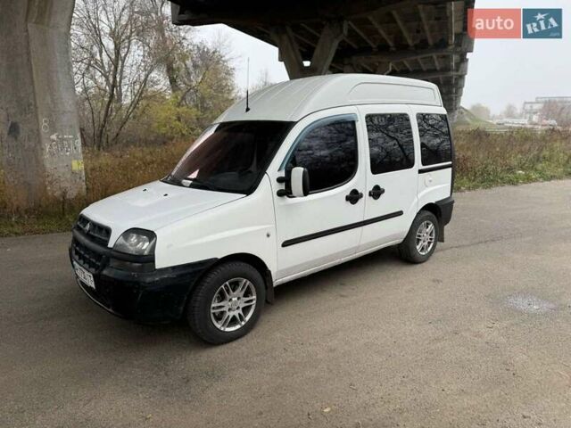 Белый Фиат Добло, объемом двигателя 1.6 л и пробегом 240 тыс. км за 2999 $, фото 1 на Automoto.ua