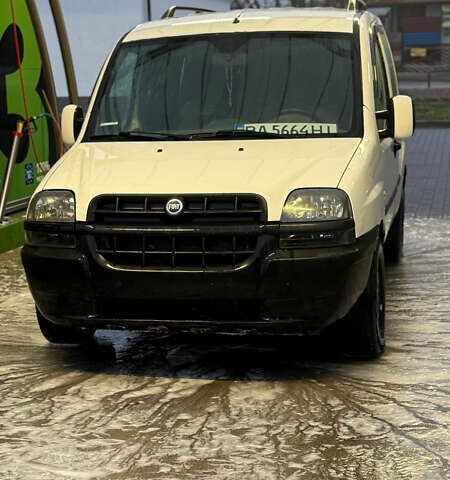 Белый Фиат Добло, объемом двигателя 1.9 л и пробегом 399 тыс. км за 3900 $, фото 1 на Automoto.ua