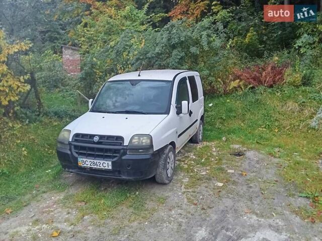 Белый Фиат Добло, объемом двигателя 1.6 л и пробегом 302 тыс. км за 3600 $, фото 1 на Automoto.ua