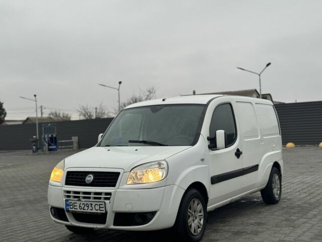 Белый Фиат Добло, объемом двигателя 1.9 л и пробегом 390 тыс. км за 3600 $, фото 1 на Automoto.ua