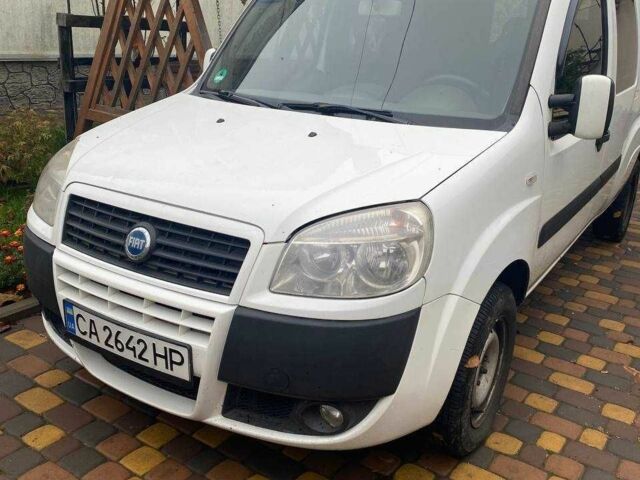 Белый Фиат Добло, объемом двигателя 1.9 л и пробегом 266 тыс. км за 3700 $, фото 1 на Automoto.ua