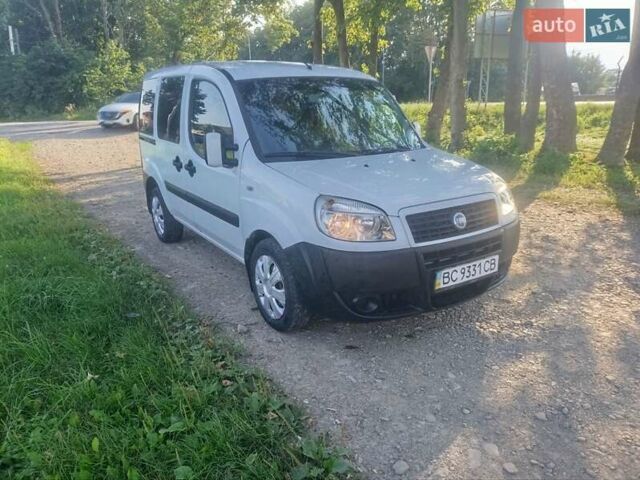 Белый Фиат Добло, объемом двигателя 1.3 л и пробегом 311 тыс. км за 3750 $, фото 1 на Automoto.ua