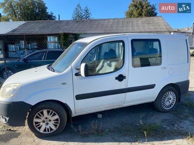 Белый Фиат Добло, объемом двигателя 1.25 л и пробегом 230 тыс. км за 3200 $, фото 1 на Automoto.ua