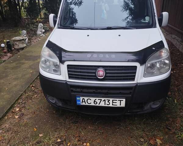 Белый Фиат Добло, объемом двигателя 1.91 л и пробегом 251 тыс. км за 5500 $, фото 1 на Automoto.ua