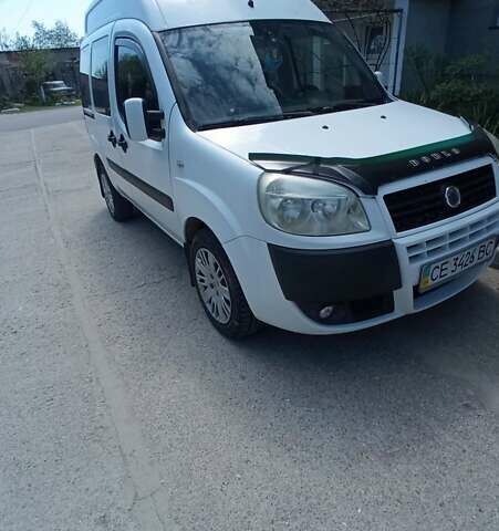 Белый Фиат Добло, объемом двигателя 1.9 л и пробегом 310 тыс. км за 5000 $, фото 1 на Automoto.ua