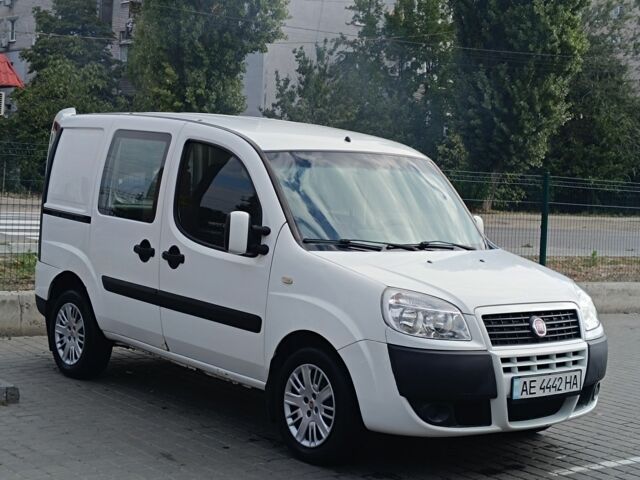 Белый Фиат Добло, объемом двигателя 1.9 л и пробегом 248 тыс. км за 5200 $, фото 1 на Automoto.ua