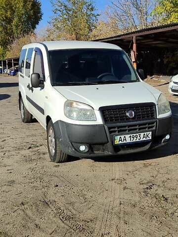 Білий Фіат Добло, об'ємом двигуна 1.9 л та пробігом 225 тис. км за 4200 $, фото 1 на Automoto.ua