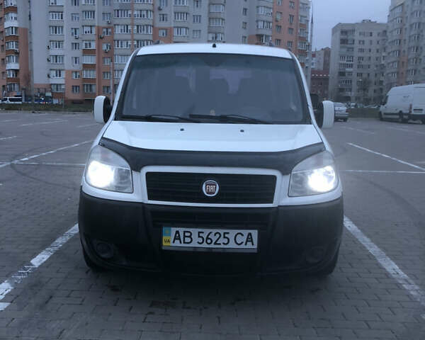 Белый Фиат Добло, объемом двигателя 1.3 л и пробегом 266 тыс. км за 5200 $, фото 1 на Automoto.ua