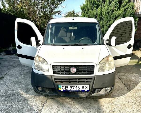 Белый Фиат Добло, объемом двигателя 0 л и пробегом 187 тыс. км за 6000 $, фото 1 на Automoto.ua