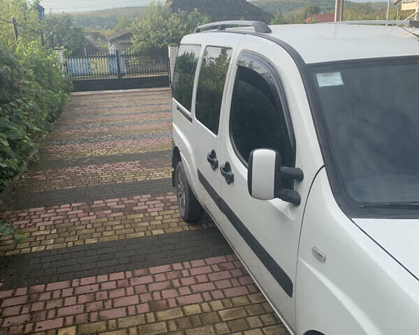 Белый Фиат Добло, объемом двигателя 1.9 л и пробегом 295 тыс. км за 5300 $, фото 1 на Automoto.ua