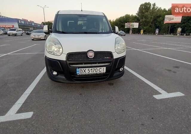 Белый Фиат Добло, объемом двигателя 1.6 л и пробегом 200 тыс. км за 7600 $, фото 1 на Automoto.ua