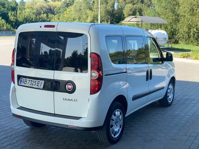 Белый Фиат Добло, объемом двигателя 1.6 л и пробегом 298 тыс. км за 7500 $, фото 1 на Automoto.ua