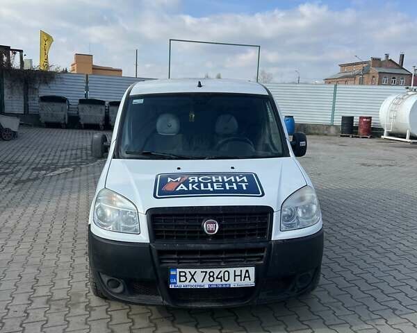 Белый Фиат Добло, объемом двигателя 1.25 л и пробегом 260 тыс. км за 4300 $, фото 1 на Automoto.ua