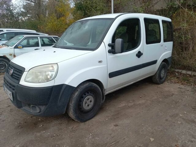 Фиат Добло 2013 в Вышгороде на Automoto.ua Белый Фиат Добло, объемом двигателя 1.4 л и пробегом 299 тыс. км за 5000 $, фото 1 на Automoto.ua