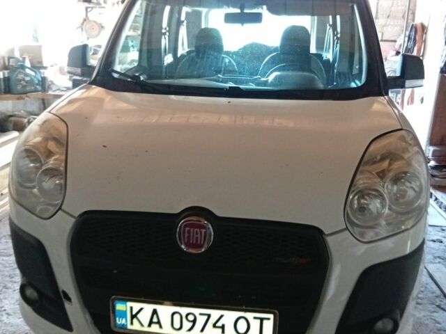Белый Фиат Добло, объемом двигателя 1.2 л и пробегом 430 тыс. км за 6200 $, фото 1 на Automoto.ua
