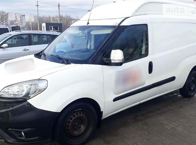 Белый Фиат Добло, объемом двигателя 1.6 л и пробегом 310 тыс. км за 9500 $, фото 1 на Automoto.ua