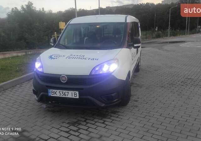Белый Фиат Добло, объемом двигателя 1.25 л и пробегом 165 тыс. км за 8458 $, фото 1 на Automoto.ua