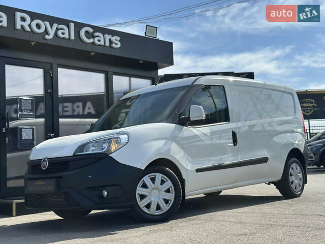 Белый Фиат Добло, объемом двигателя 1.6 л и пробегом 265 тыс. км за 8900 $, фото 1 на Automoto.ua