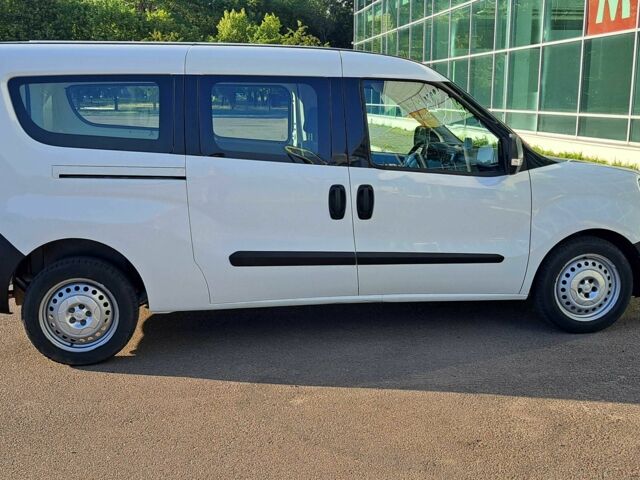Белый Фиат Добло, объемом двигателя 1.3 л и пробегом 94 тыс. км за 10500 $, фото 1 на Automoto.ua