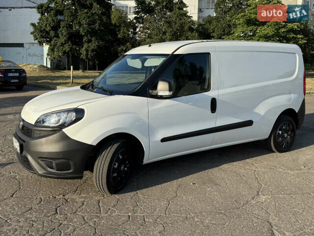 Белый Фиат Добло, объемом двигателя 1.37 л и пробегом 19 тыс. км за 15000 $, фото 1 на Automoto.ua
