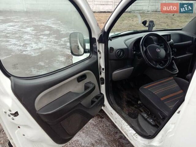 Білий Фіат Добло, об'ємом двигуна 1.2 л та пробігом 210 тис. км за 4000 $, фото 1 на Automoto.ua