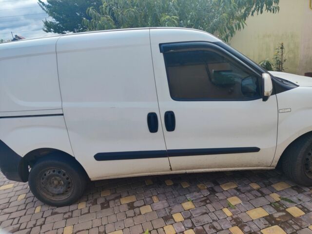 Белый Фиат Добло, объемом двигателя 1.3 л и пробегом 360 тыс. км за 3200 $, фото 1 на Automoto.ua