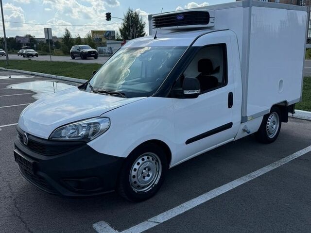 Белый Фиат Добло, объемом двигателя 1.6 л и пробегом 150 тыс. км за 15500 $, фото 1 на Automoto.ua