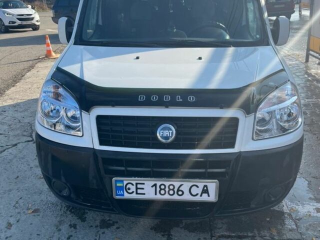 Белый Фиат Добло, объемом двигателя 1.3 л и пробегом 354 тыс. км за 4200 $, фото 1 на Automoto.ua