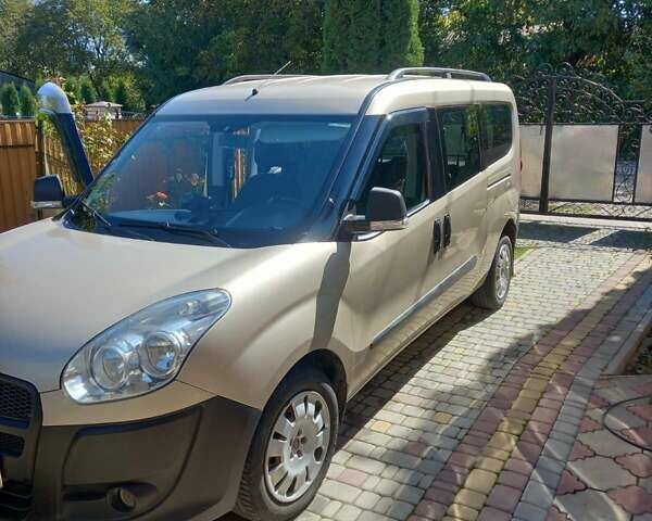 Бежевый Фиат Добло, объемом двигателя 1.6 л и пробегом 204 тыс. км за 10500 $, фото 1 на Automoto.ua