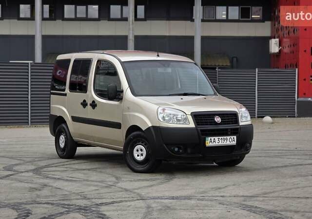 Бежевий Фіат Добло, об'ємом двигуна 1.4 л та пробігом 274 тис. км за 5499 $, фото 1 на Automoto.ua